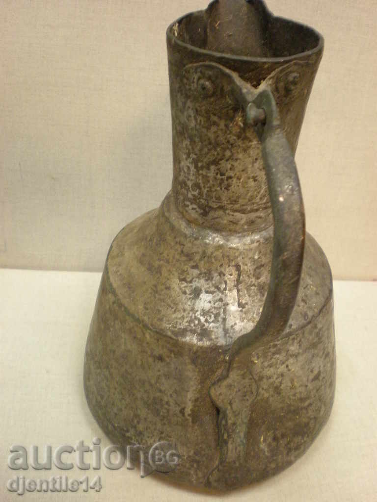 Auction  Copper pot - old