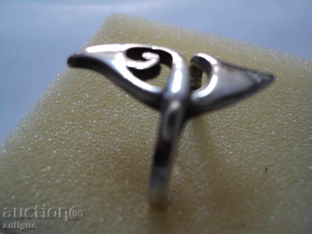 Auction STYLE SILVER RING. Auction STYLE SILVER RING.
