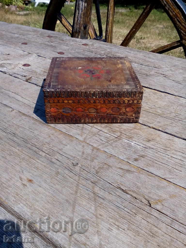 Delivery of Ancient wooden box Delivery of Ancient wooden box