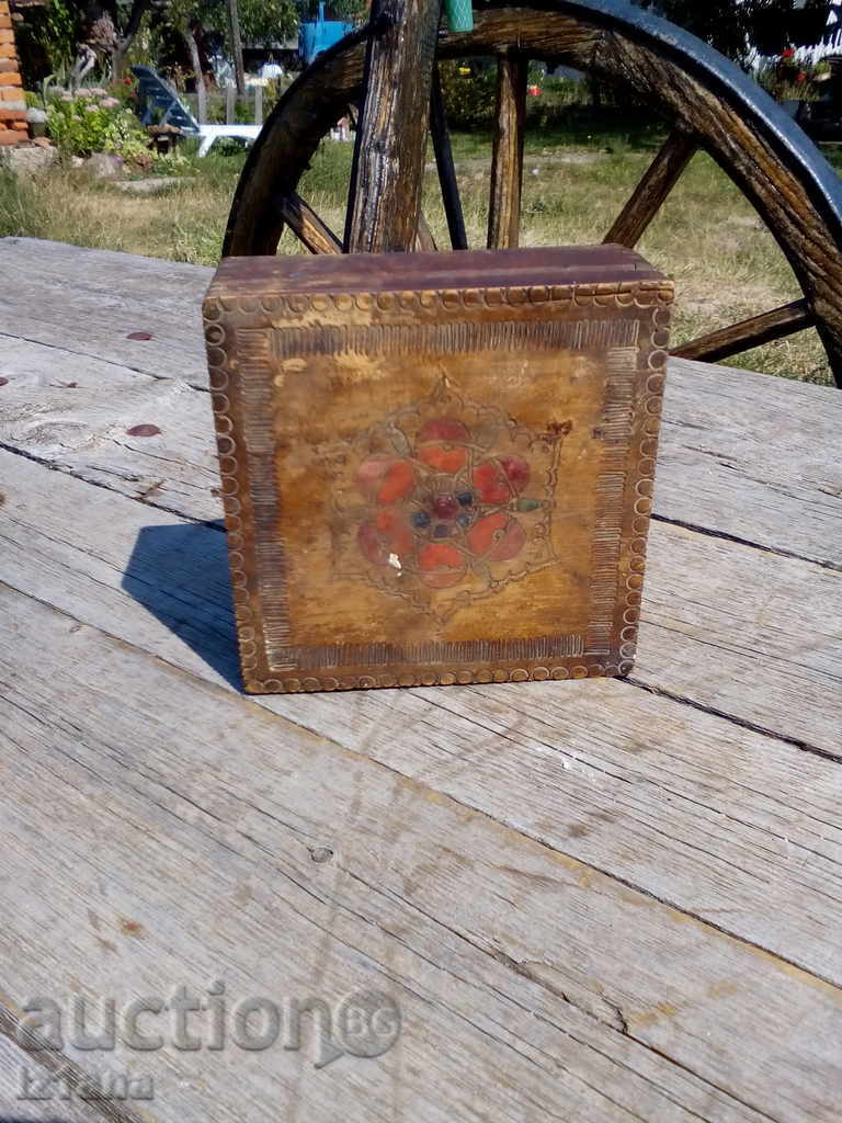 Ancient wooden box - 5 Ancient wooden box - 5