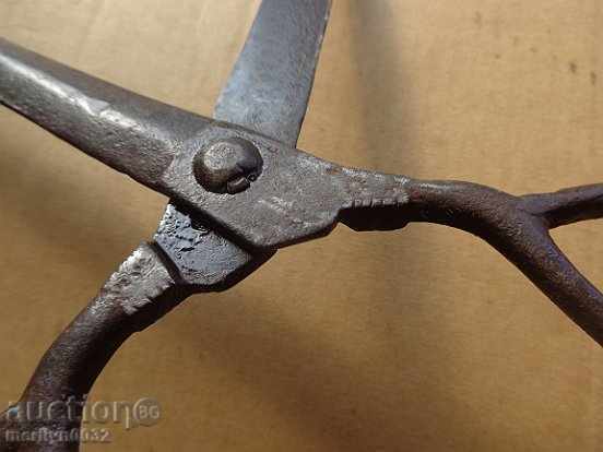 Auction Old hand forged scissors, wrought iron Auction Old hand forged scissors, wrought iron