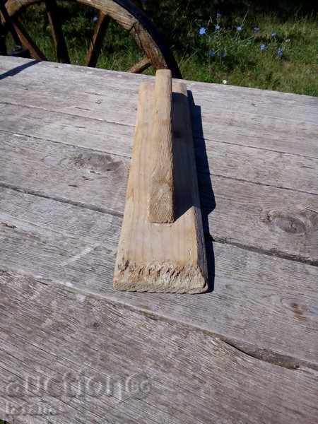 Old wooden malaykata with price 7.00 BGN | € 3.58 Old wooden malaykata with price 7.00 BGN | € 3.58