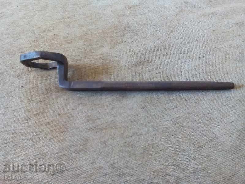 Доставка на Старинен ключ за колела на каруца Доставка на Старинен ключ за колела на каруца