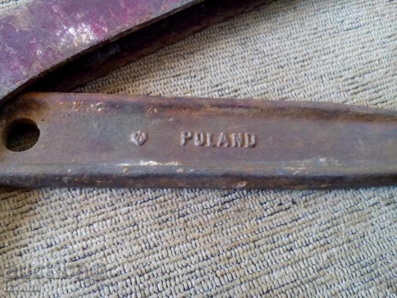 Auction  Old pipe key