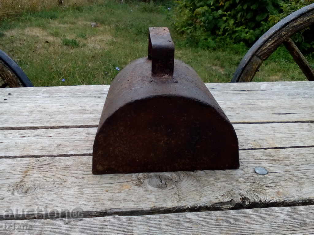 Auction An ancient marigold Auction An ancient marigold