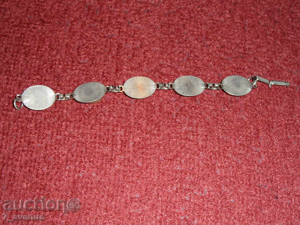 Auction ROUND with semi-precious stones, elegant Auction ROUND with semi-precious stones, elegant