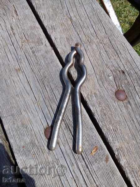 Delivery of An old shredder