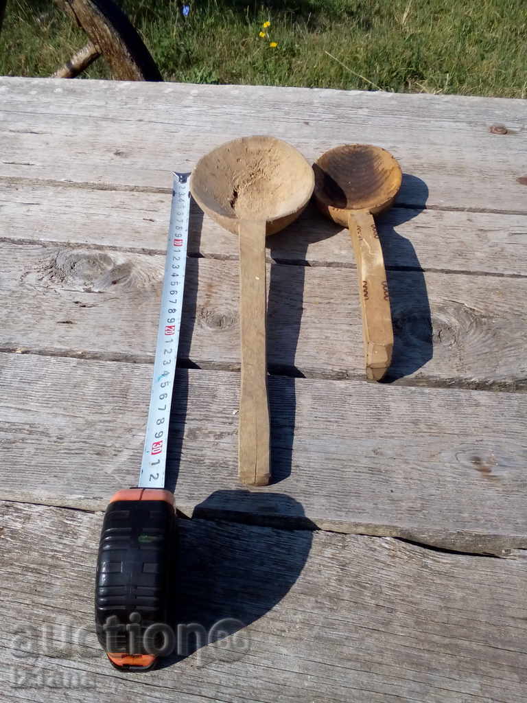An old wooden spoon, spoons with price 10.00 BGN | € 5.11 An old wooden spoon, spoons with price 10.00 BGN | € 5.11