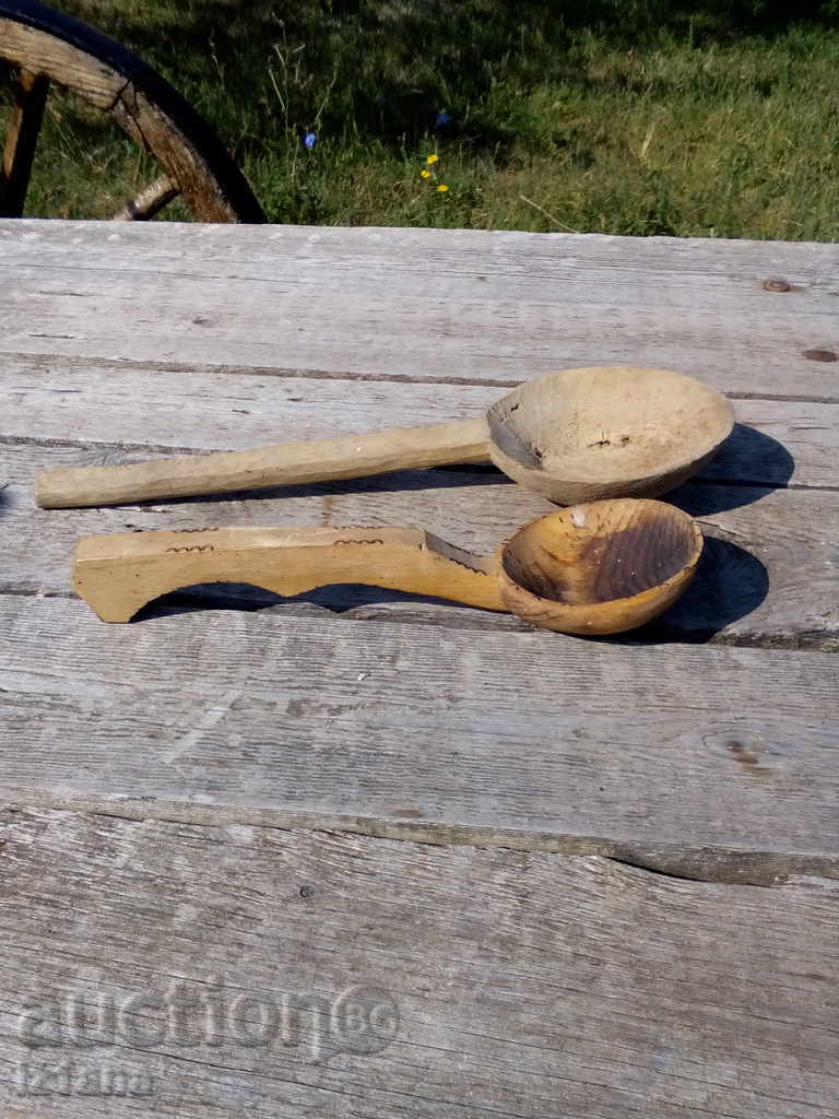 Auction An old wooden spoon, spoons Auction An old wooden spoon, spoons