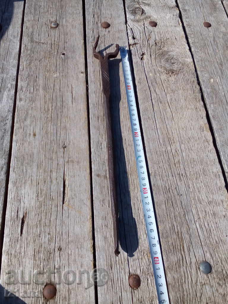 Auction An old screwdriver binds Auction An old screwdriver binds