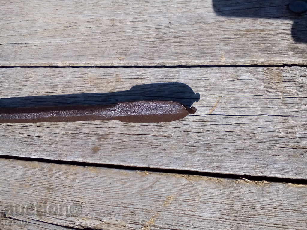 Delivery of An old screwdriver binds Delivery of An old screwdriver binds