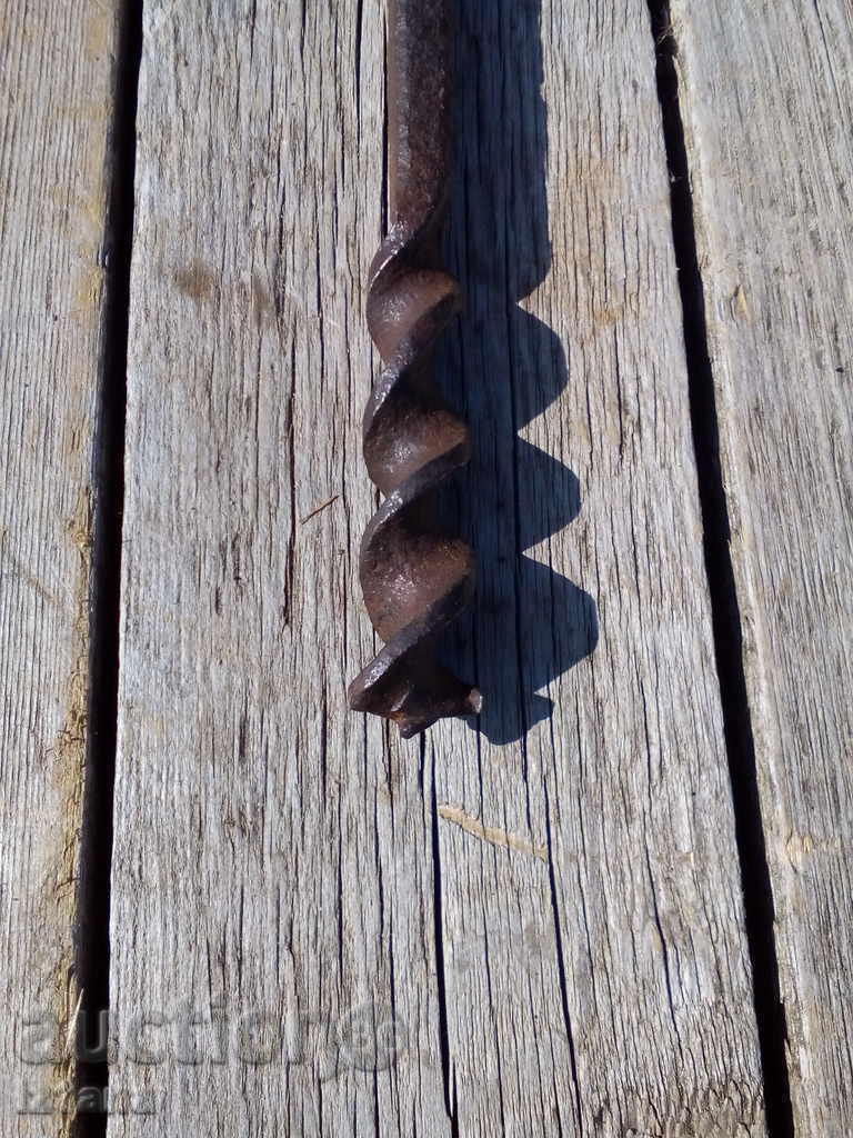 Delivery of An old screwdriver binds Delivery of An old screwdriver binds