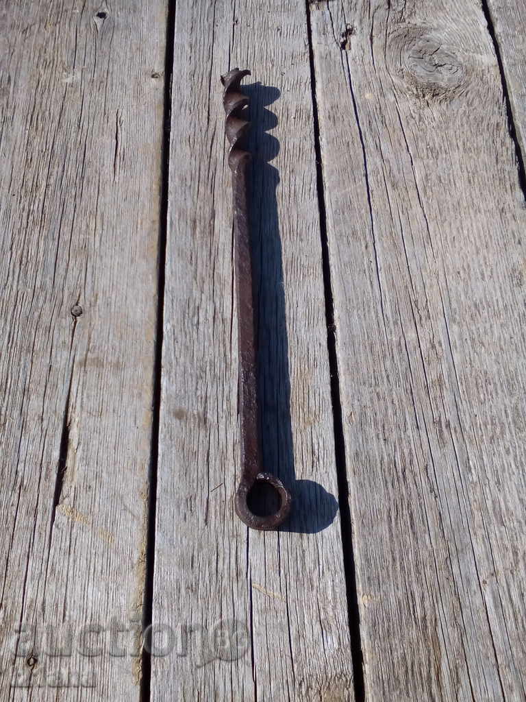 An old screwdriver binds - 5 An old screwdriver binds - 5