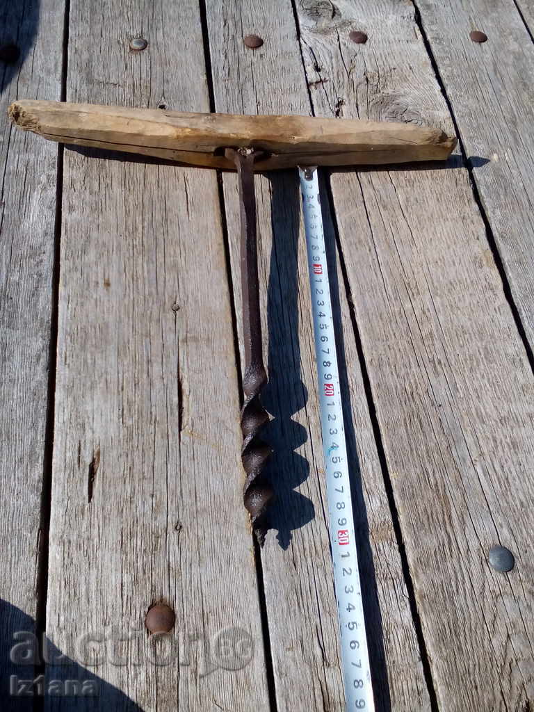 Auction An old screwdriver binds Auction An old screwdriver binds