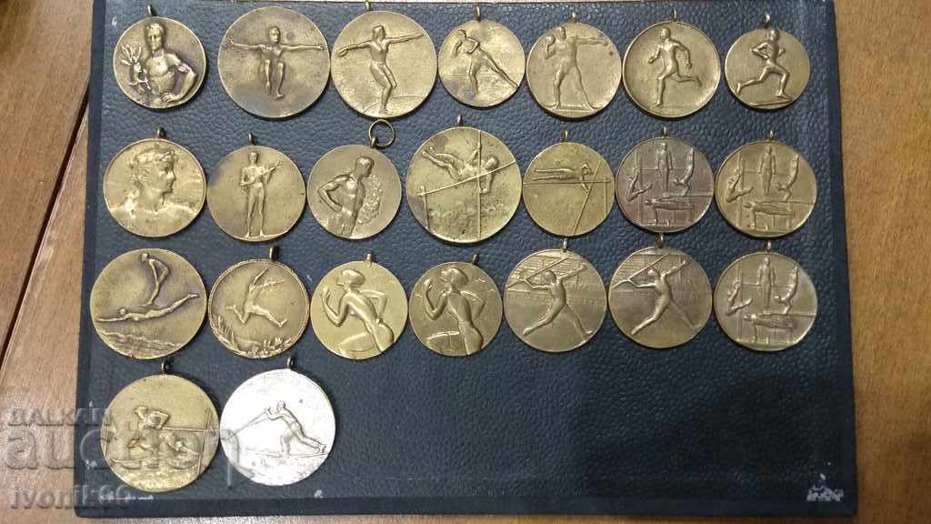 Medalii 24 buc. premii sportive 1941-1953 lot unic.