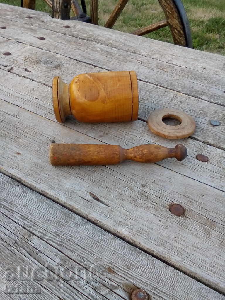 Old hawk kit with price 20.00 BGN | € 10.23 Old hawk kit with price 20.00 BGN | € 10.23