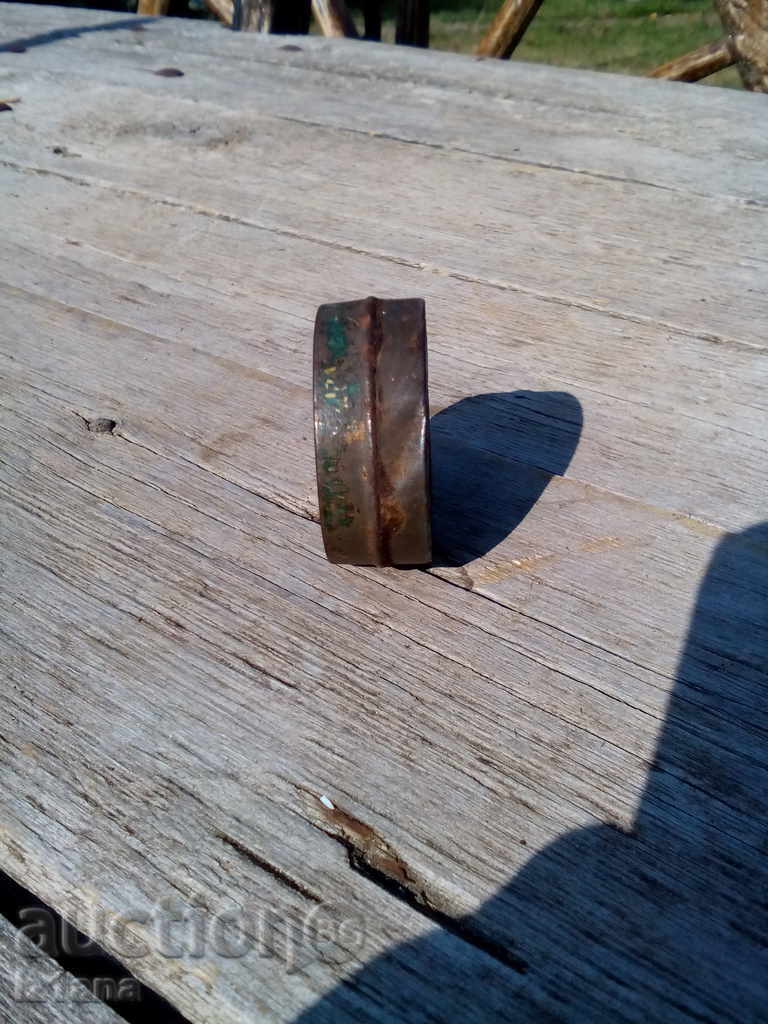 Auction An old metal can Auction An old metal can