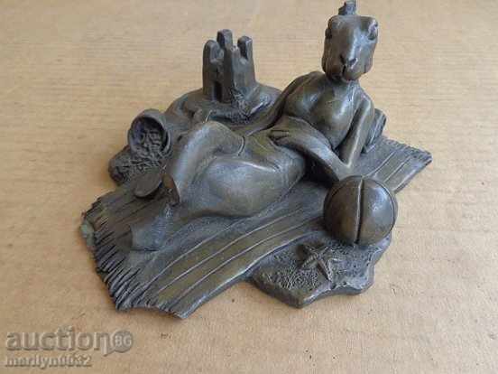 Auction  Statue figure original plastic figure