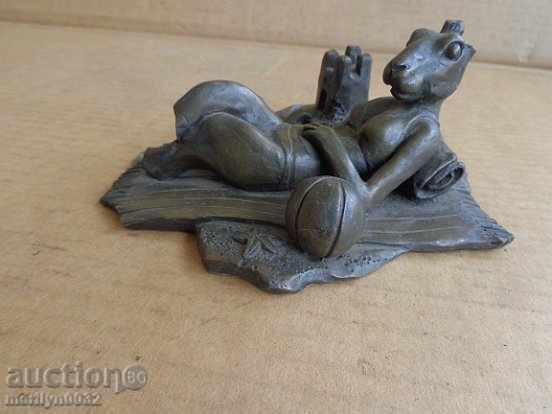 Delivery of Statue figure original plastic figure