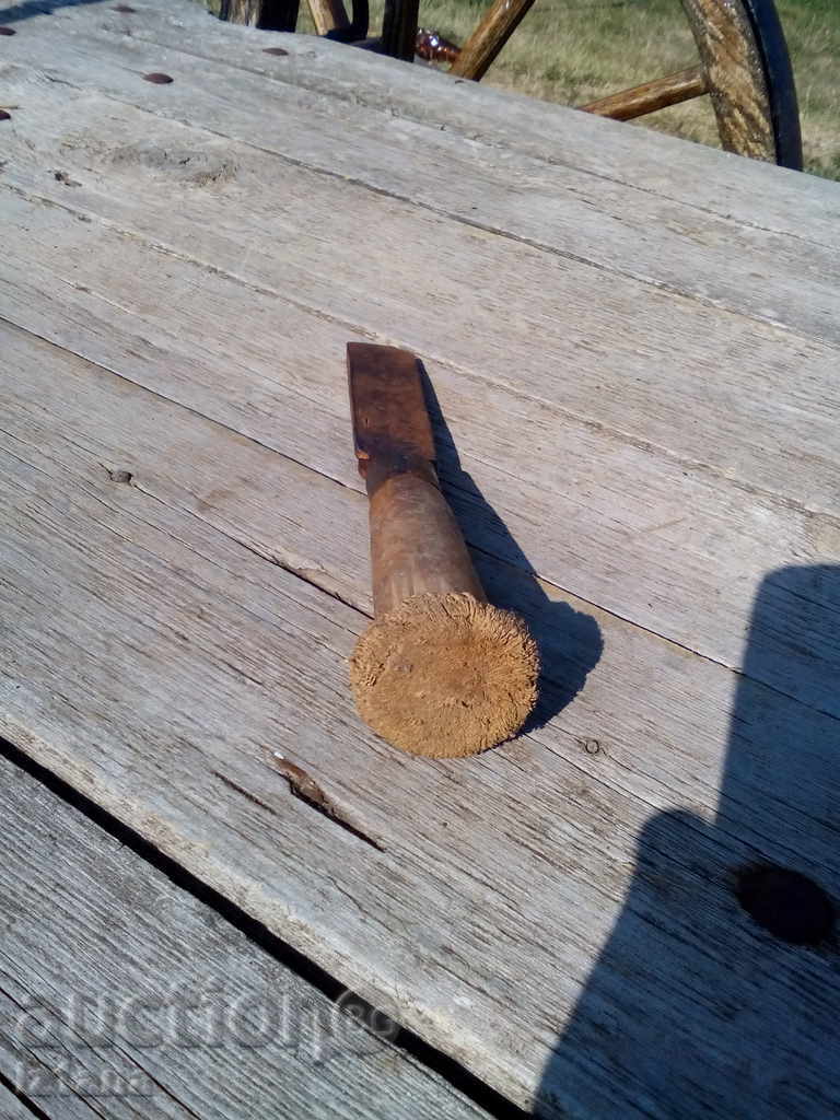 Delivery of An old carving chisel