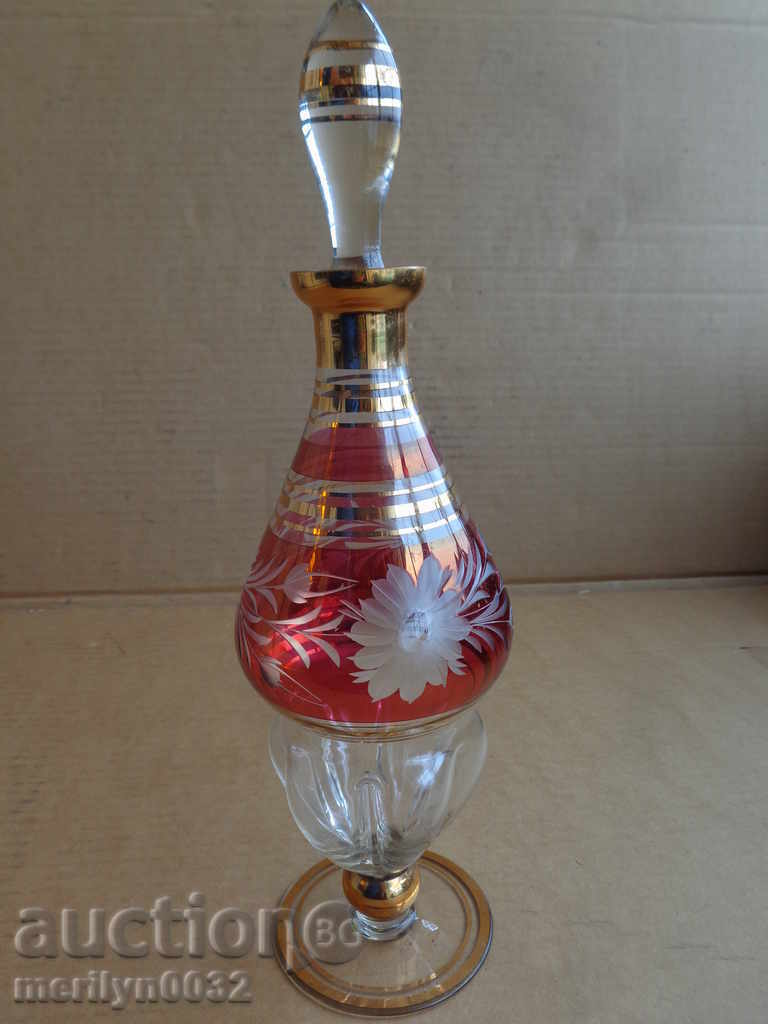 Carafe stoppe earta bottle of gilded engravings in the 20th century with price 149.00 BGN | € 76.18 Carafe stoppe earta bottle of gilded engravings in the 20th century with price 149.00 BGN | € 76.18