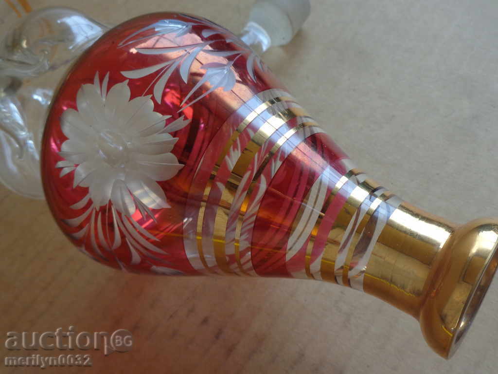 Гарафа тапа заушалка бутилка позлата гравюри нач 20-ти век