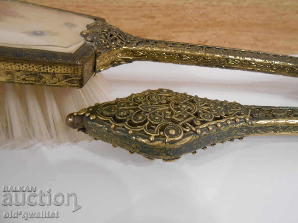 Πινέλο αντίκα με καθρέφτη, φιλιγκράν κατασκευή με τιμή 697.00 BGN | € 356.37