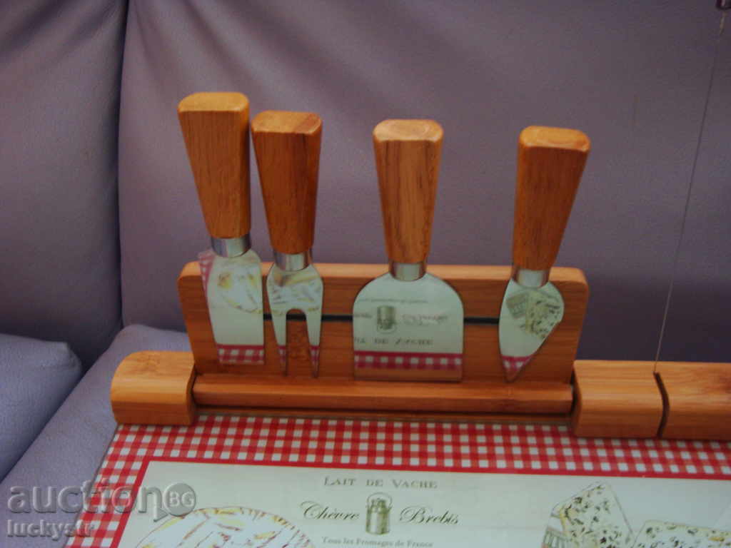 Sets for cheese - Italian design with price 40.00 BGN | € 20.45