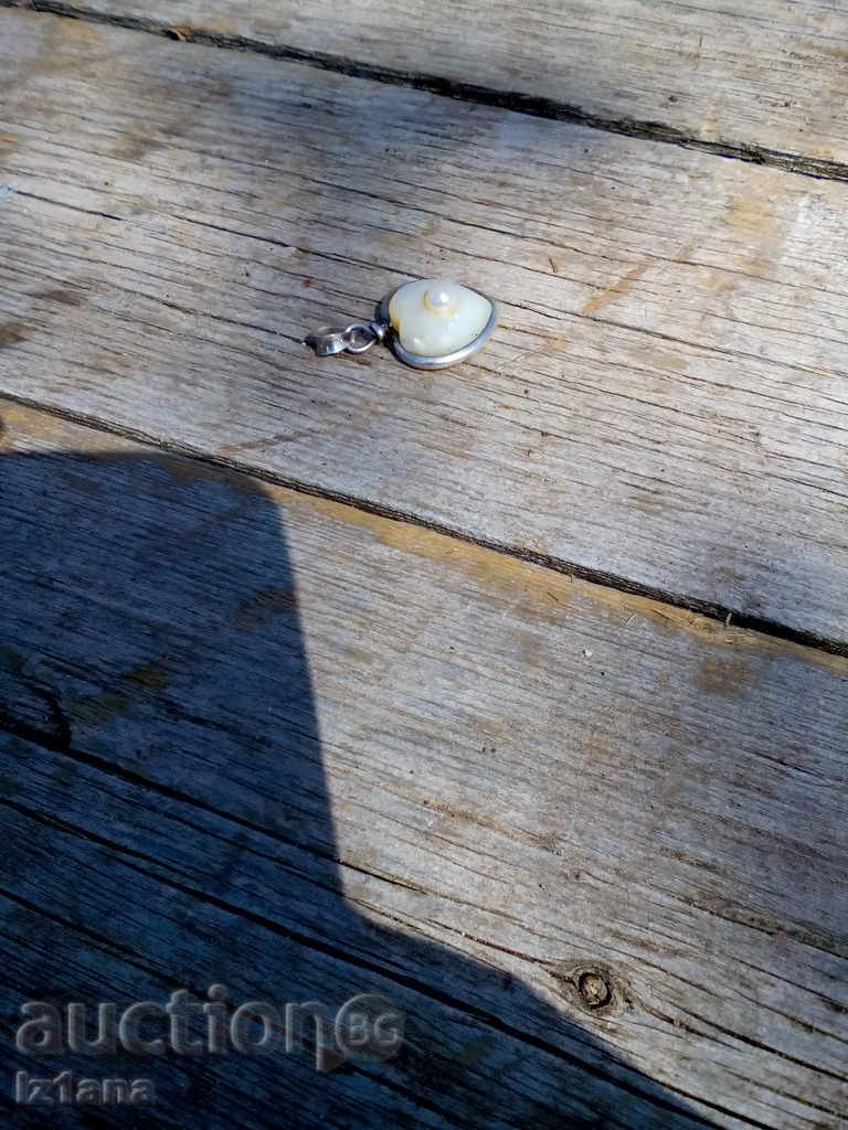 Pendant necklace with price 7.00 BGN | € 3.58 Pendant necklace with price 7.00 BGN | € 3.58