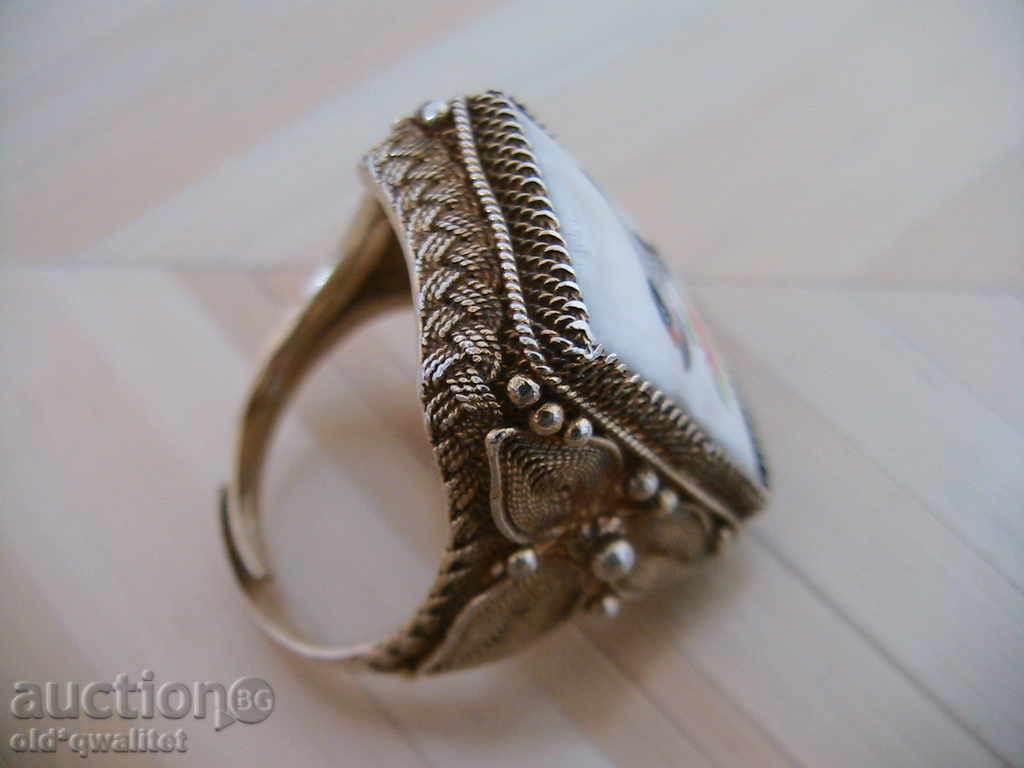 Delivery of OLIVE SILVER RING WITH DRAWING IN BONE, OZE Delivery of OLIVE SILVER RING WITH DRAWING IN BONE, OZE