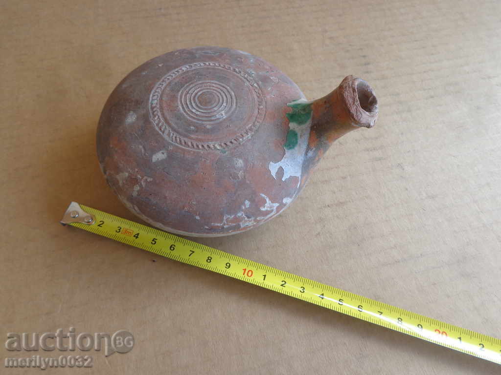 Delivery of Old clay pavour, barrel, pottery, barrel, crown Delivery of Old clay pavour, barrel, pottery, barrel, crown