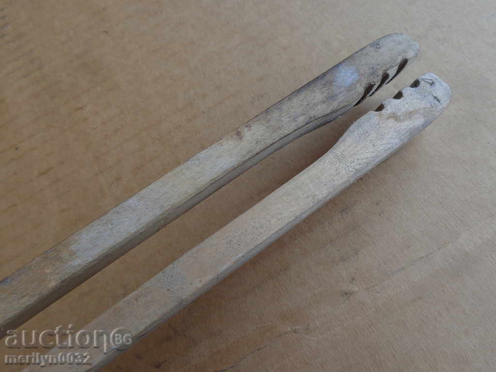 Wooden towel rail with price 19.00 BGN | € 9.71 Wooden towel rail with price 19.00 BGN | € 9.71