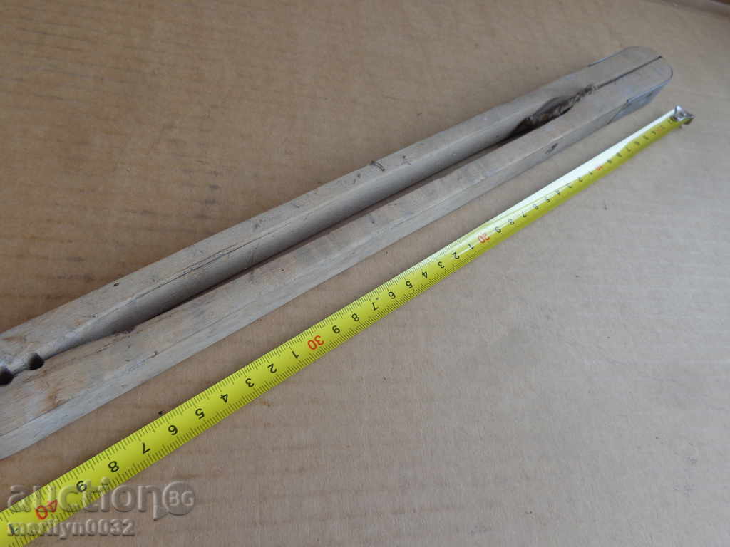 Auction Wooden towel rail Auction Wooden towel rail