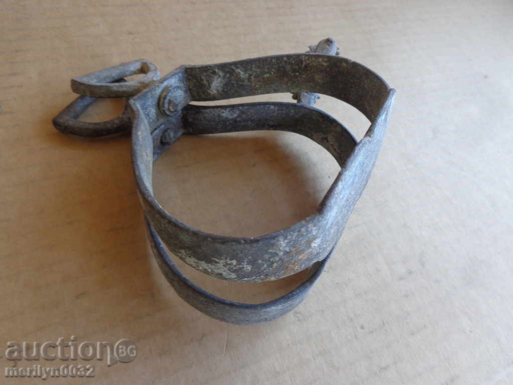 Auction Old bronze stirrups with spurs, cavalry, saddle Auction Old bronze stirrups with spurs, cavalry, saddle