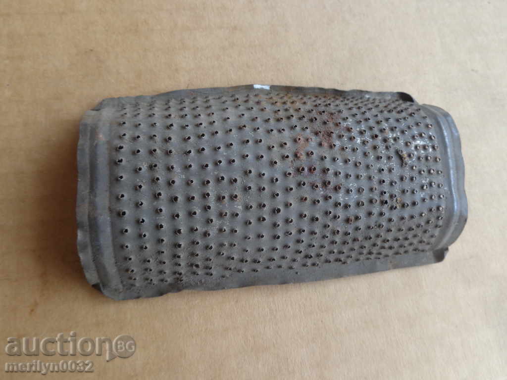Old grater from the beginning of the twentieth century with price 19.00 BGN | € 9.71 Old grater from the beginning of the twentieth century with price 19.00 BGN | € 9.71