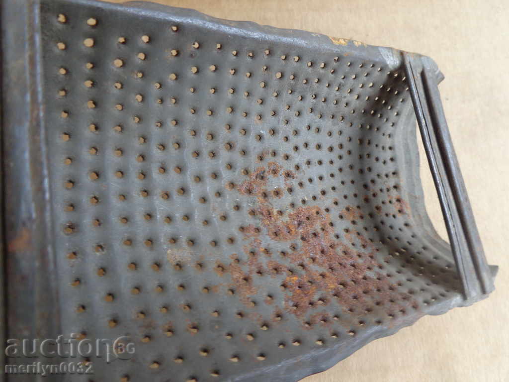 Auction Old grater from the beginning of the twentieth century Auction Old grater from the beginning of the twentieth century
