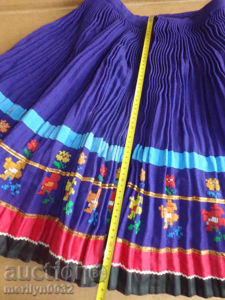 Auction An old scabbard with embroidery bras Auction An old scabbard with embroidery bras