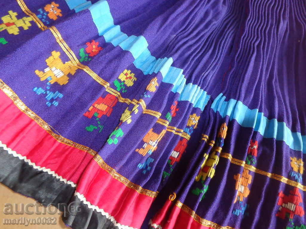 Delivery of An old scabbard with embroidery bras Delivery of An old scabbard with embroidery bras