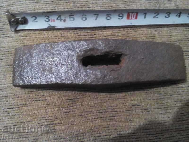 ciocan vechi cu preț 7.00 BGN | € 3.58