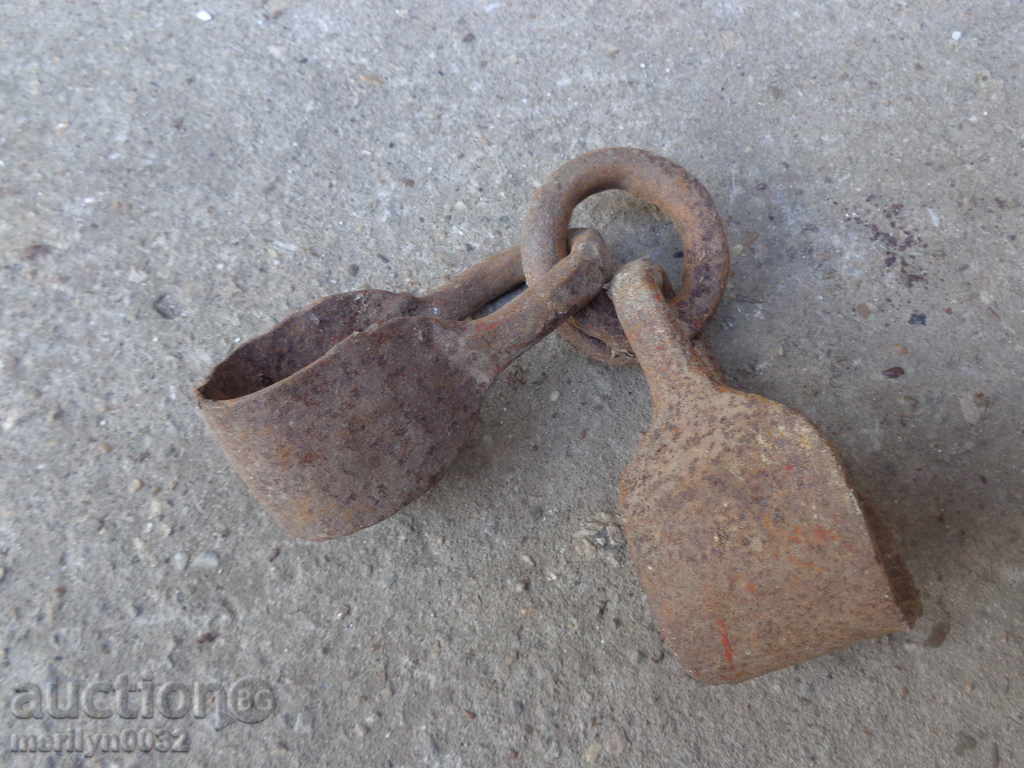 Old hardware for padlock, latch, gypsy, wrought iron with price 22.00 BGN | € 11.25 Old hardware for padlock, latch, gypsy, wrought iron with price 22.00 BGN | € 11.25
