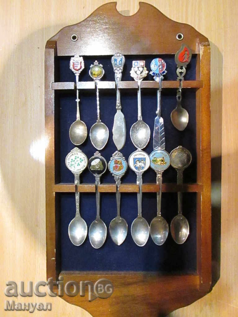 I sell 12 pieces of silver spoons and blades.RRRRRRRRRRRR