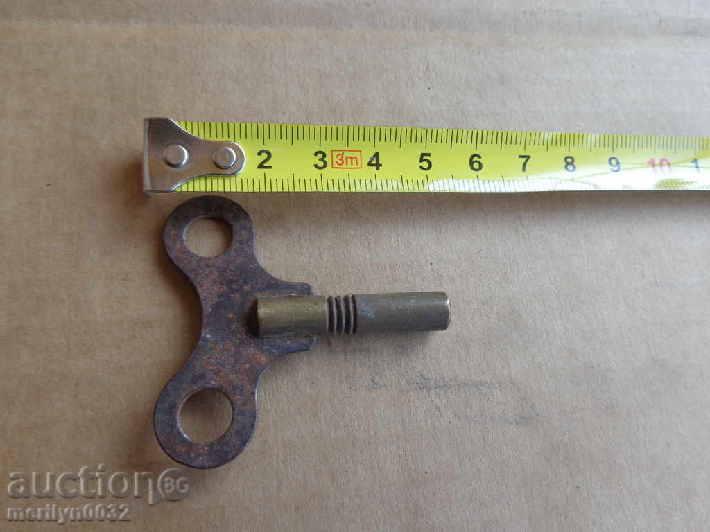 Key for an old clock with price 22.00 BGN | € 11.25 Key for an old clock with price 22.00 BGN | € 11.25