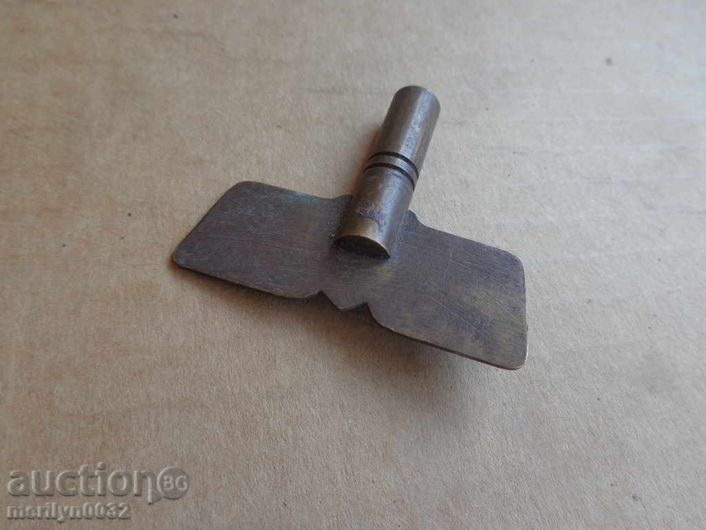 Key for an old clock - 6