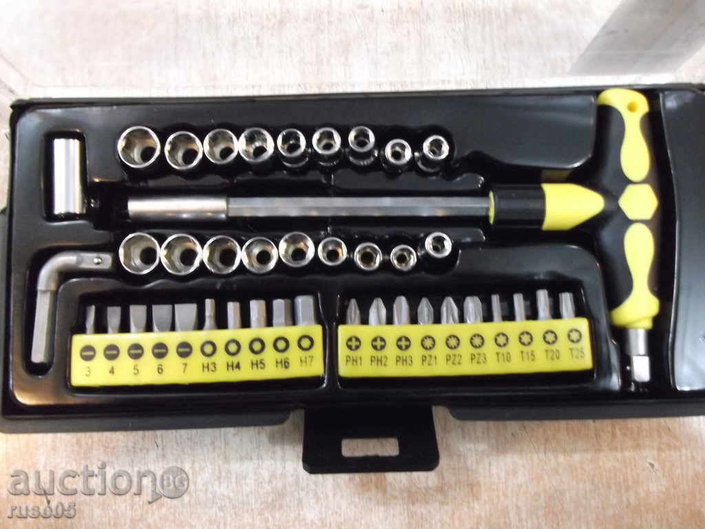 Screwdriver set with bits "FIELDMANN - FDS - 1009-41R" - 5 Screwdriver set with bits "FIELDMANN - FDS - 1009-41R" - 5
