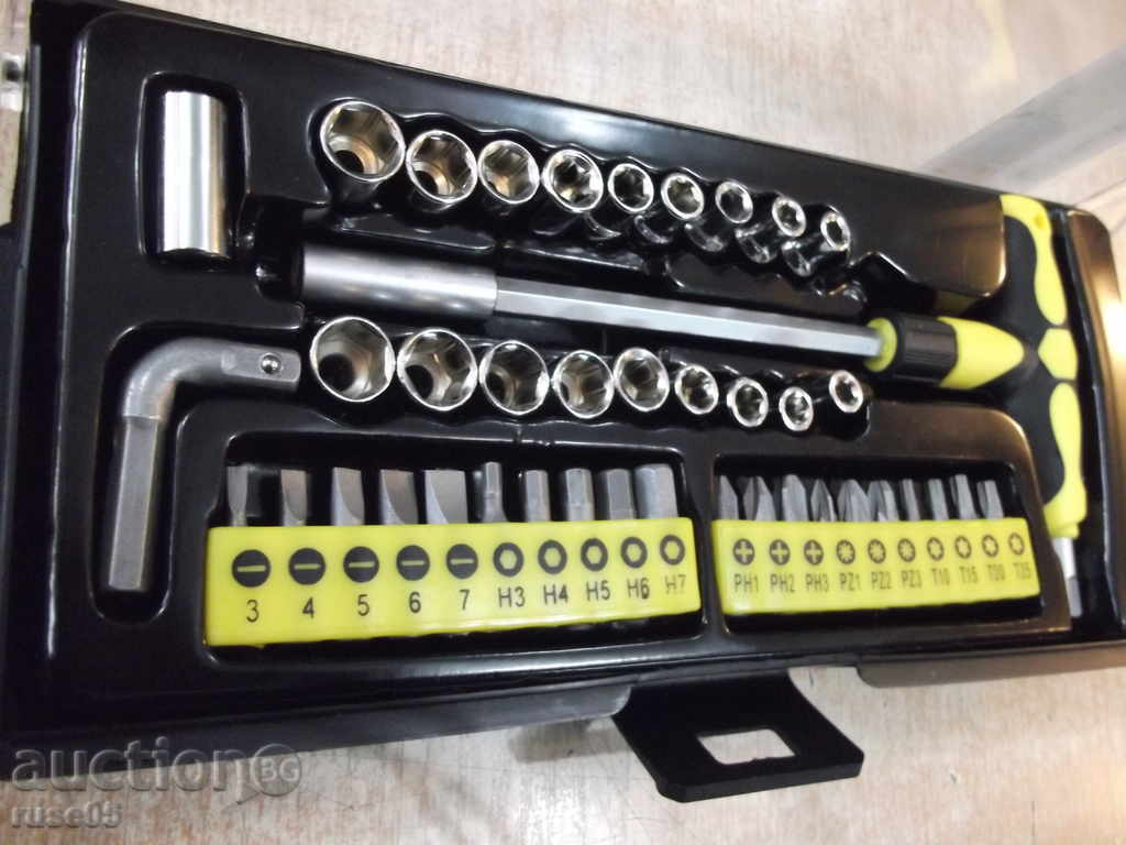 Screwdriver set with bits "FIELDMANN - FDS - 1009-41R" - 6 Screwdriver set with bits "FIELDMANN - FDS - 1009-41R" - 6