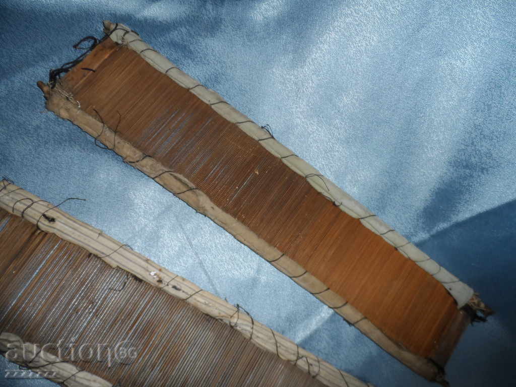 Auction combs for a wooden loom Auction combs for a wooden loom