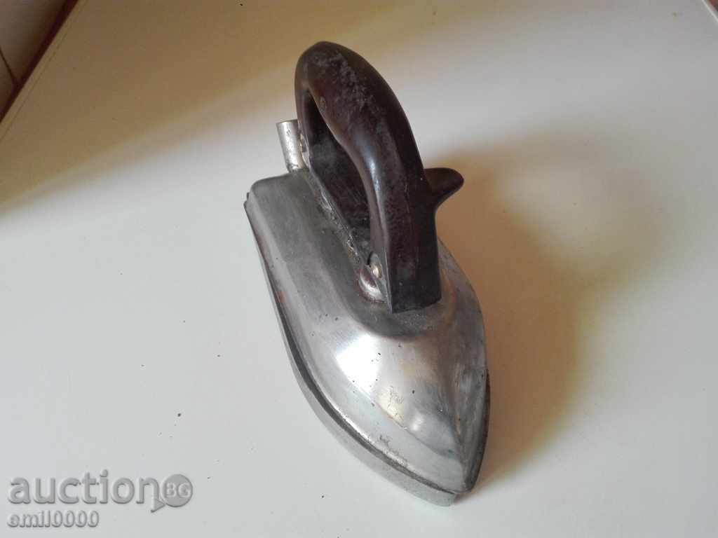 Retro iron. with price 14.99 BGN | € 7.66 Retro iron. with price 14.99 BGN | € 7.66