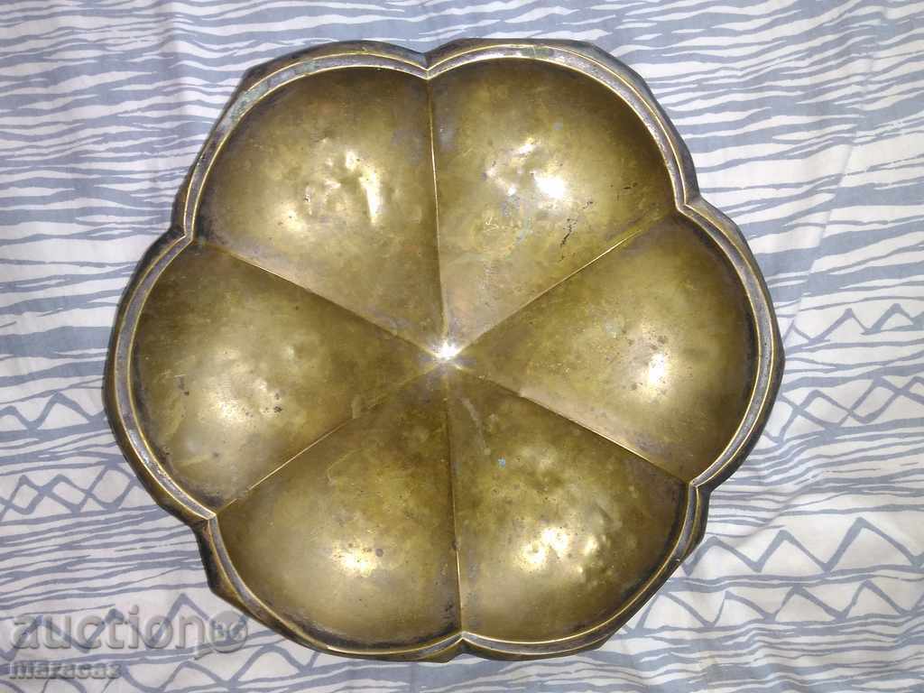 Old metal fruit bowl Old metal fruit bowl