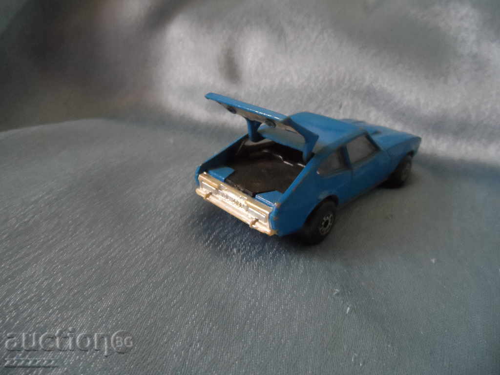 Cărucior vechi de metal - 1 - 6 Cărucior vechi de metal - 1 - 6