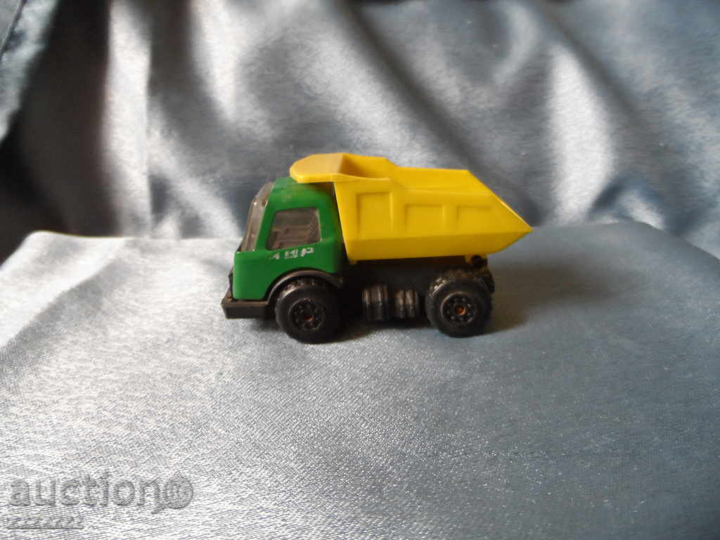 o jucărie veche pentru copii cu preț 25.00 BGN | € 12.78 o jucărie veche pentru copii cu preț 25.00 BGN | € 12.78